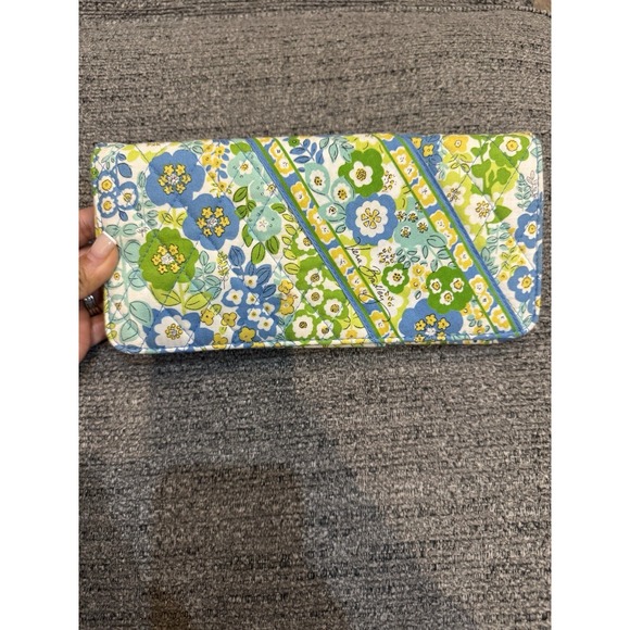 Vera Bradley Travel Wallet in English Meadow - Picture 1 of 5